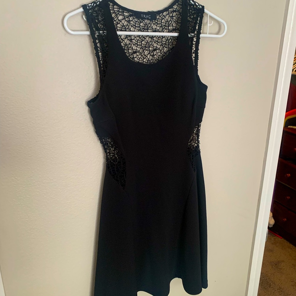 Super cute back lace dress
